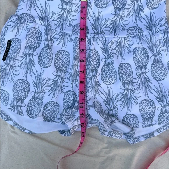 Women’s Love Fitness Pineapple Runners athletic shorts in white and gra - Picture 9 of 12